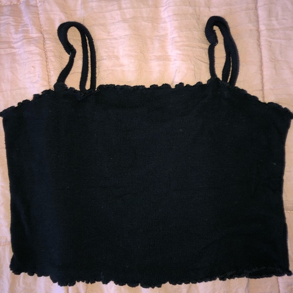Black garage cropped ruffle cami - Picture 3 of 3